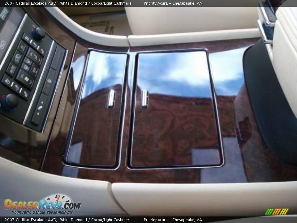 2007 Cadillac Escalade AWD White Diamond / Cocoa/Light Cashmere Photo #27