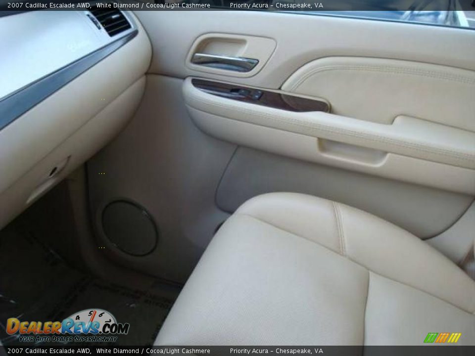 2007 Cadillac Escalade AWD White Diamond / Cocoa/Light Cashmere Photo #28