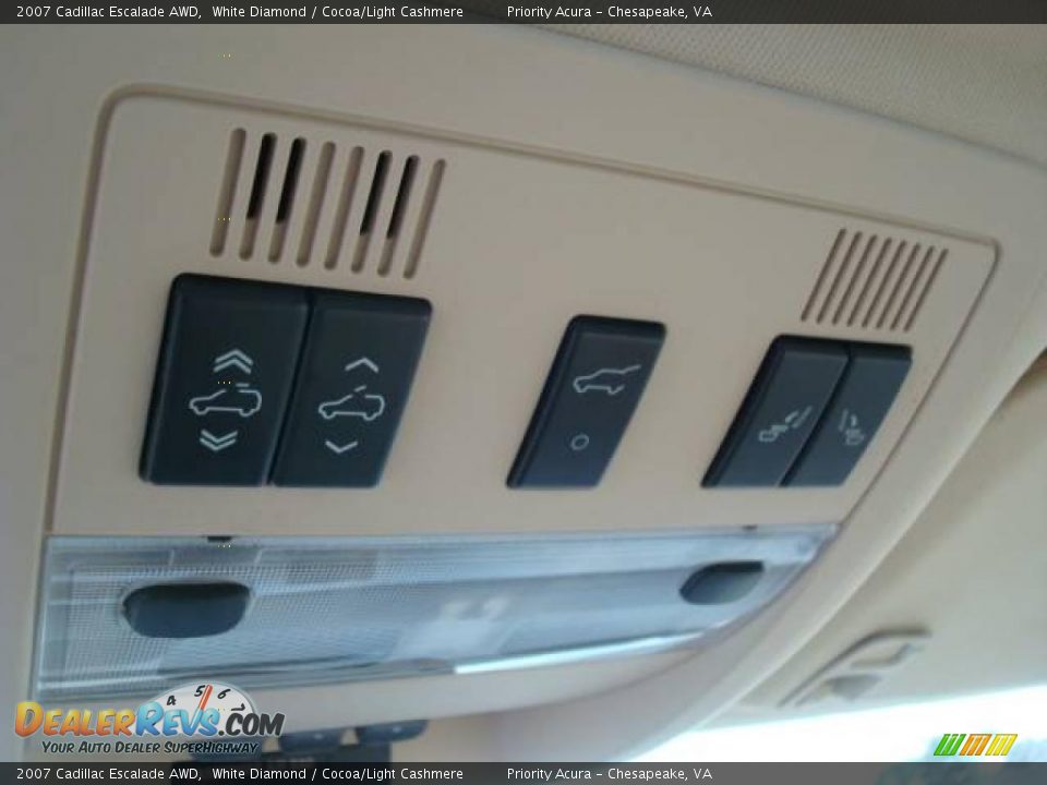2007 Cadillac Escalade AWD White Diamond / Cocoa/Light Cashmere Photo #34
