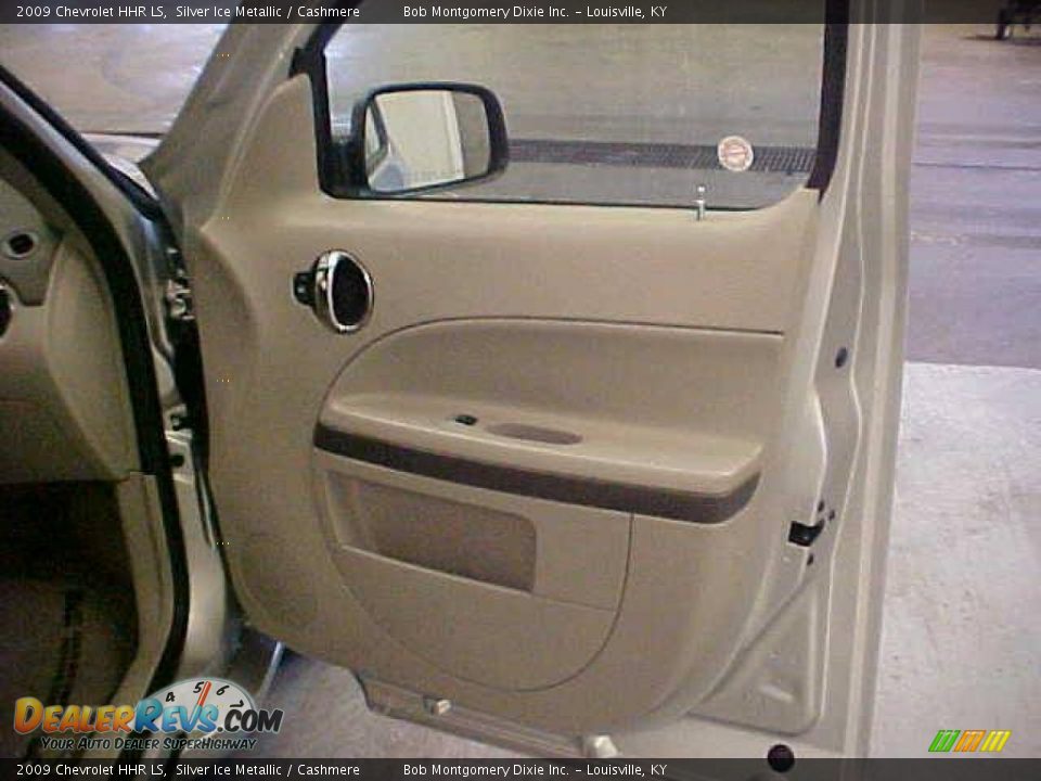 2009 Chevrolet HHR LS Silver Ice Metallic / Cashmere Photo #6