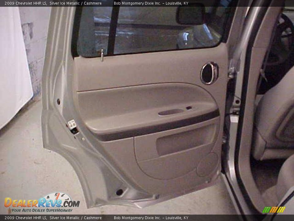 2009 Chevrolet HHR LS Silver Ice Metallic / Cashmere Photo #15