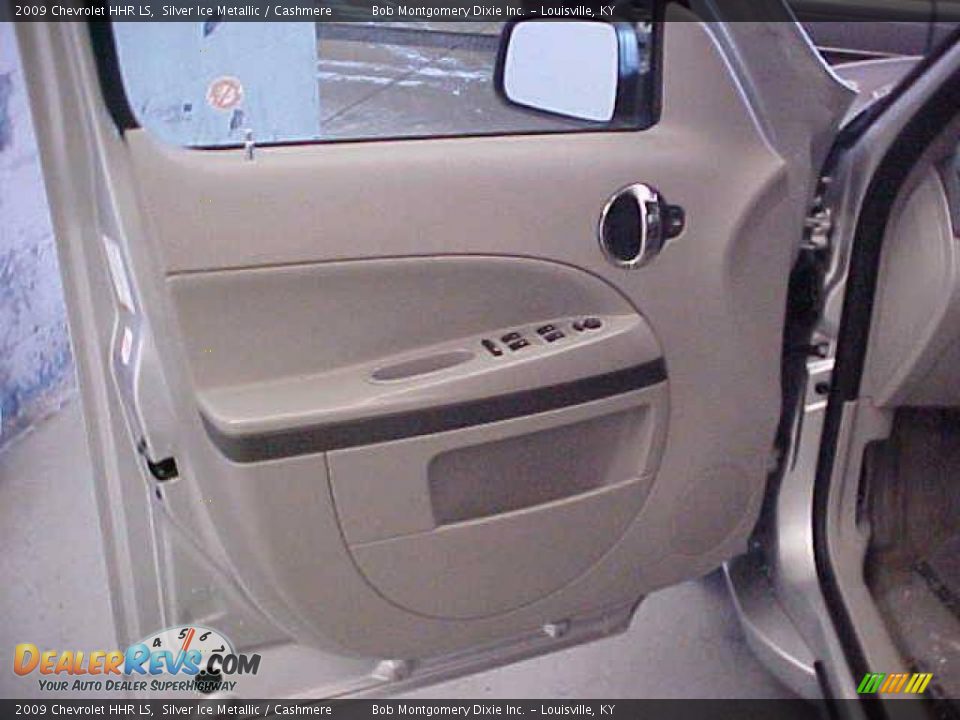 2009 Chevrolet HHR LS Silver Ice Metallic / Cashmere Photo #18