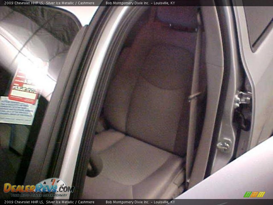 2009 Chevrolet HHR LS Silver Ice Metallic / Cashmere Photo #21