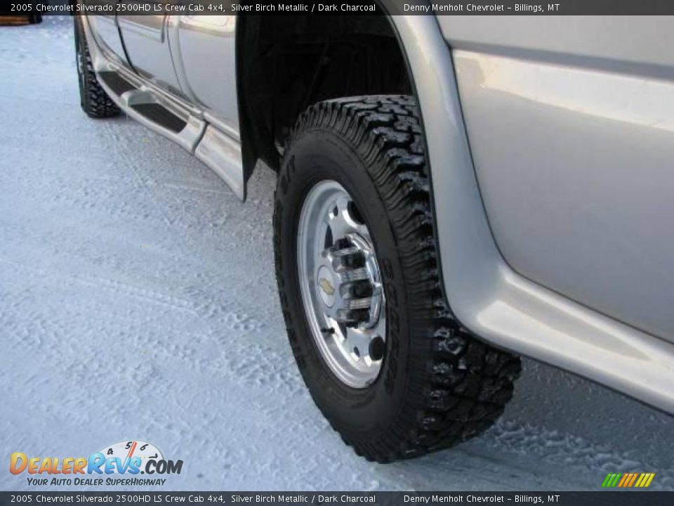 2005 Chevrolet Silverado 2500HD LS Crew Cab 4x4 Silver Birch Metallic / Dark Charcoal Photo #8
