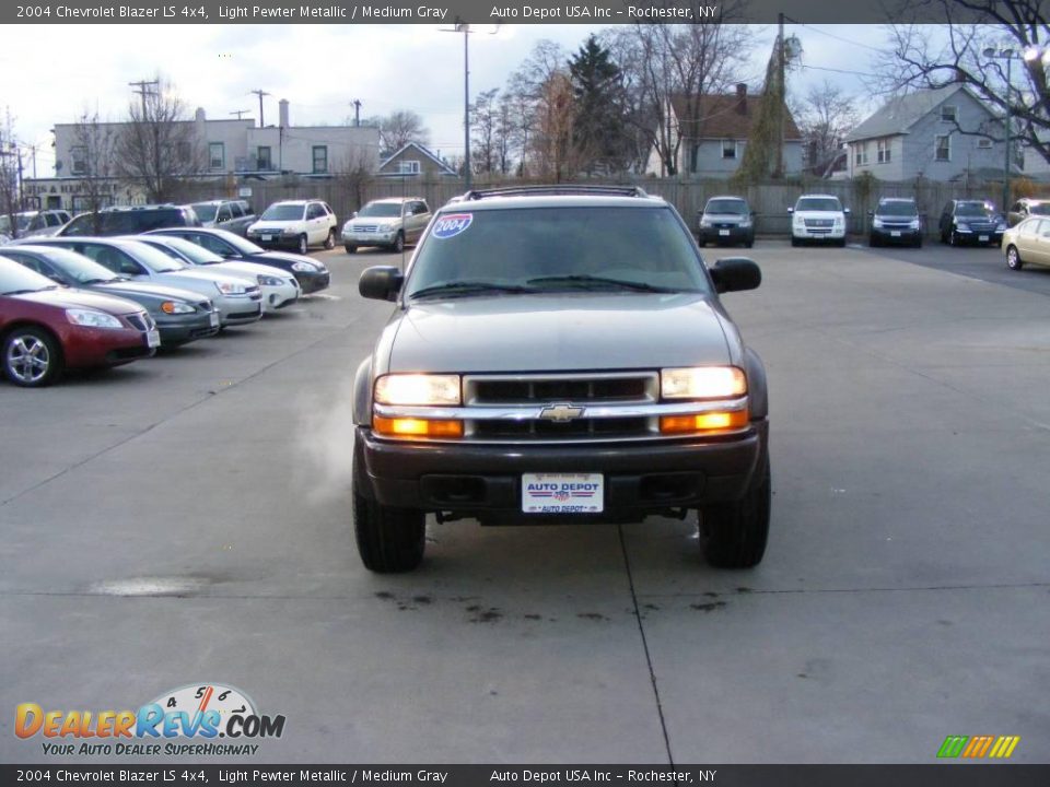 2004 Chevrolet Blazer LS 4x4 Light Pewter Metallic / Medium Gray Photo #3