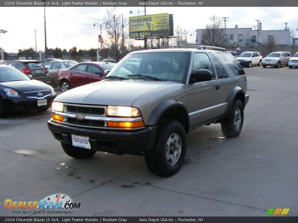 2004 Chevrolet Blazer LS 4x4 Light Pewter Metallic / Medium Gray Photo #4