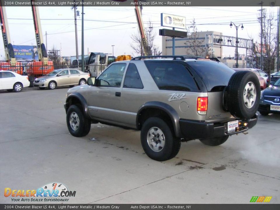 2004 Chevrolet Blazer LS 4x4 Light Pewter Metallic / Medium Gray Photo #6