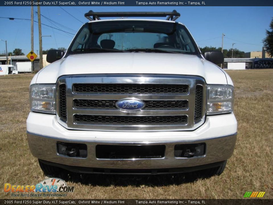 2005 Ford F250 Super Duty XLT SuperCab Oxford White / Medium Flint Photo #1