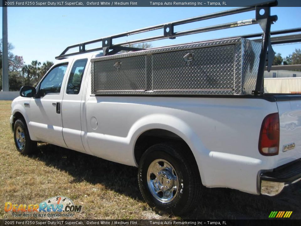 2005 Ford F250 Super Duty XLT SuperCab Oxford White / Medium Flint Photo #9