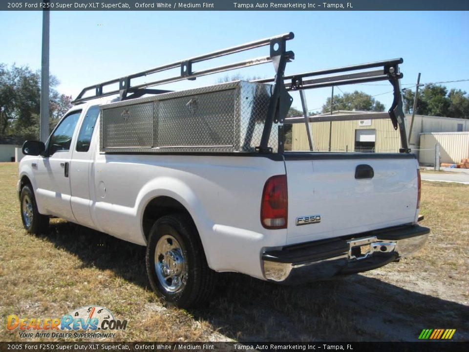 2005 Ford F250 Super Duty XLT SuperCab Oxford White / Medium Flint Photo #11