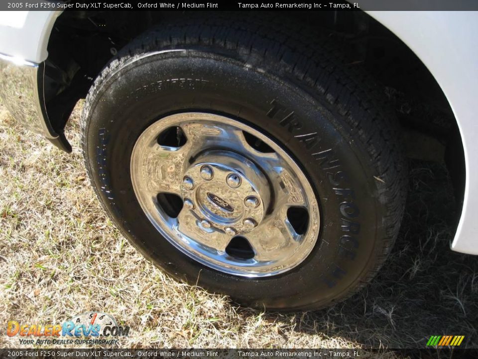 2005 Ford F250 Super Duty XLT SuperCab Oxford White / Medium Flint Photo #18