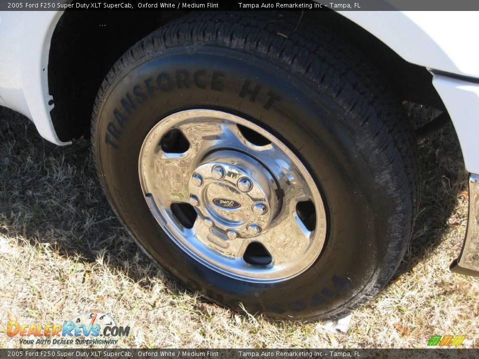 2005 Ford F250 Super Duty XLT SuperCab Oxford White / Medium Flint Photo #19