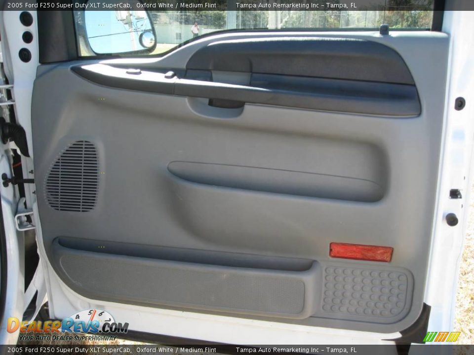 2005 Ford F250 Super Duty XLT SuperCab Oxford White / Medium Flint Photo #22