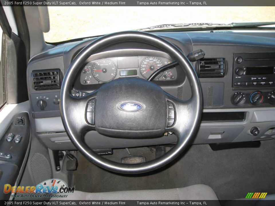 2005 Ford F250 Super Duty XLT SuperCab Oxford White / Medium Flint Photo #29