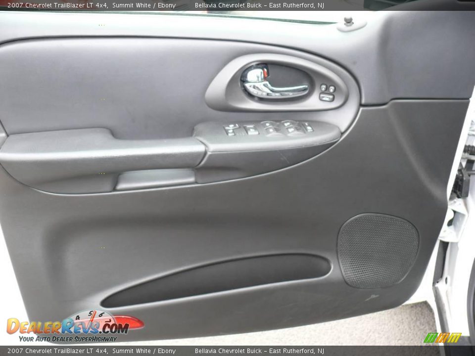 2007 Chevrolet TrailBlazer LT 4x4 Summit White / Ebony Photo #6