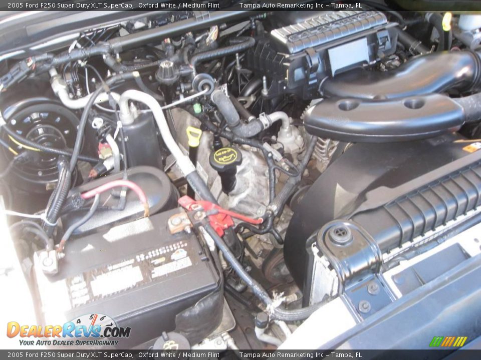 2005 Ford F250 Super Duty XLT SuperCab Oxford White / Medium Flint Photo #36