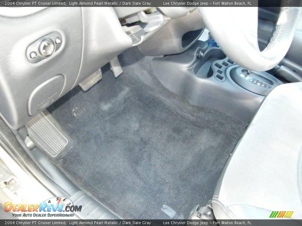 2004 Chrysler PT Cruiser Limited Light Almond Pearl Metallic / Dark Slate Gray Photo #15