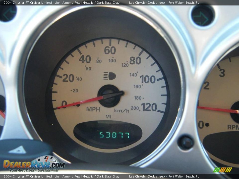 2004 Chrysler PT Cruiser Limited Light Almond Pearl Metallic / Dark Slate Gray Photo #29