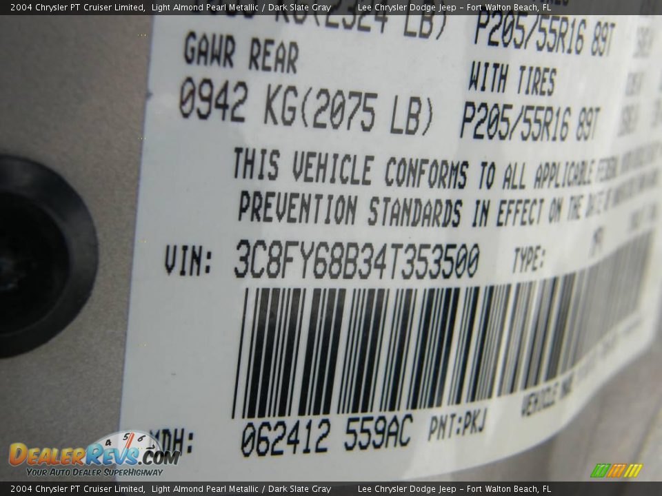 2004 Chrysler PT Cruiser Limited Light Almond Pearl Metallic / Dark Slate Gray Photo #30