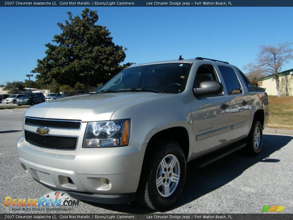 2007 Chevrolet Avalanche LS Gold Mist Metallic / Ebony/Light Cashmere Photo #1