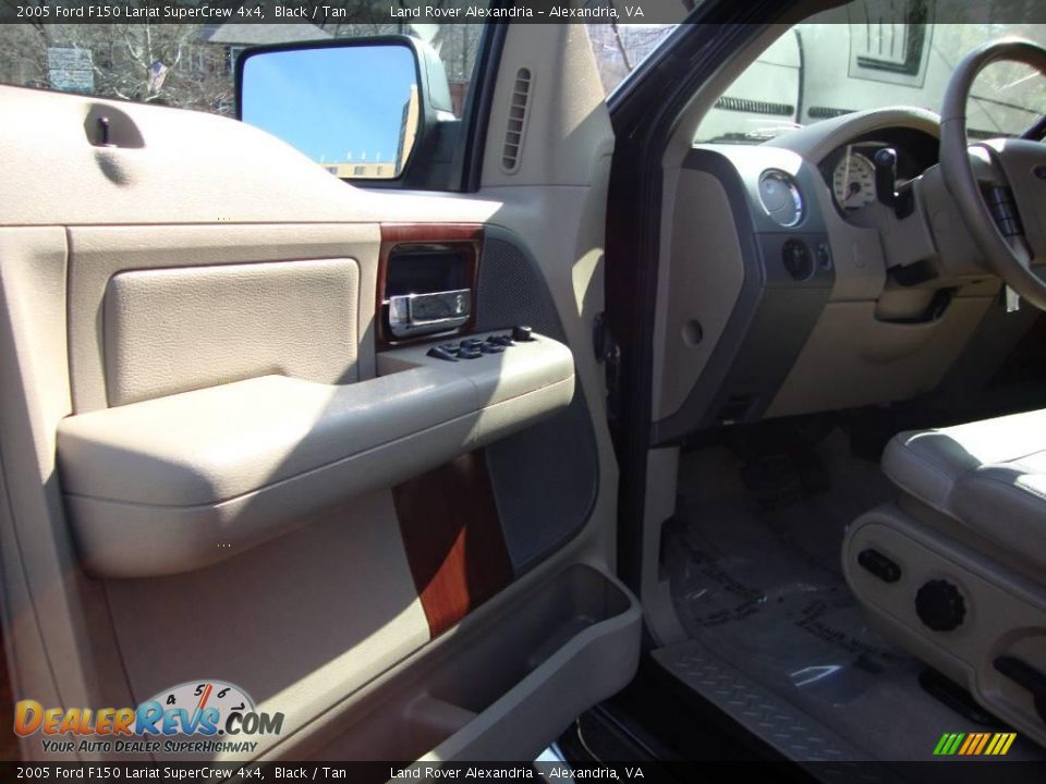 2005 Ford F150 Lariat SuperCrew 4x4 Black / Tan Photo #10