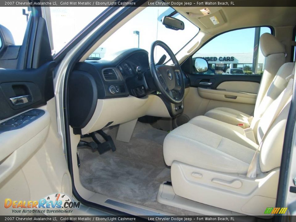 2007 Chevrolet Avalanche LS Gold Mist Metallic / Ebony/Light Cashmere Photo #12