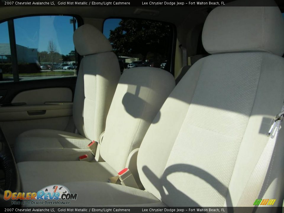 2007 Chevrolet Avalanche LS Gold Mist Metallic / Ebony/Light Cashmere Photo #13