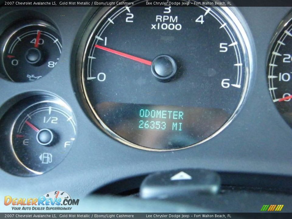 2007 Chevrolet Avalanche LS Gold Mist Metallic / Ebony/Light Cashmere Photo #28
