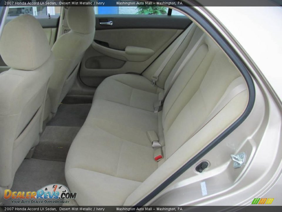 2007 Honda Accord LX Sedan Desert Mist Metallic / Ivory Photo #16