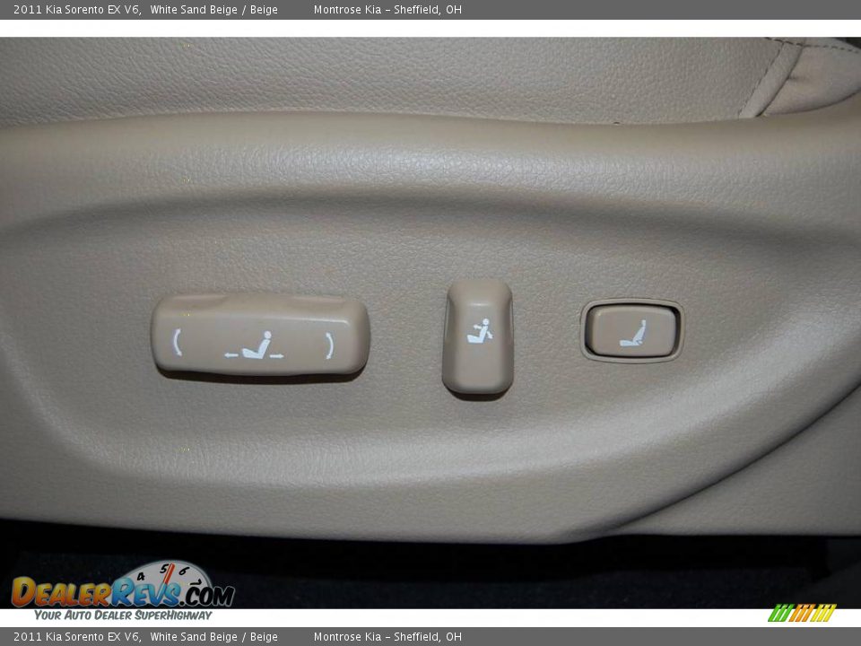 2011 Kia Sorento EX V6 White Sand Beige / Beige Photo #17