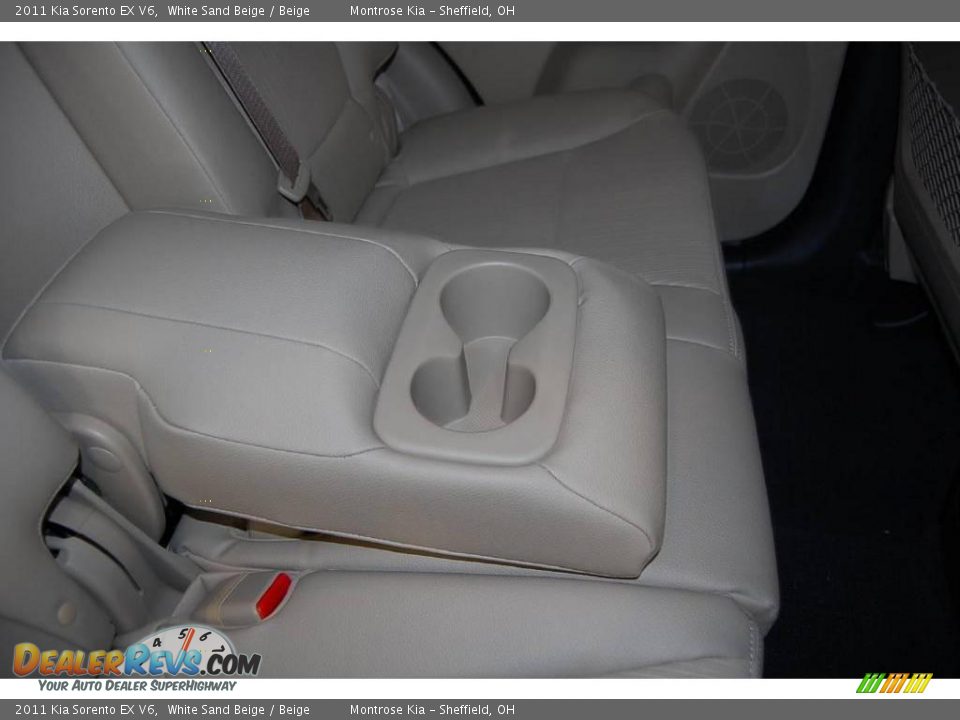 2011 Kia Sorento EX V6 White Sand Beige / Beige Photo #23