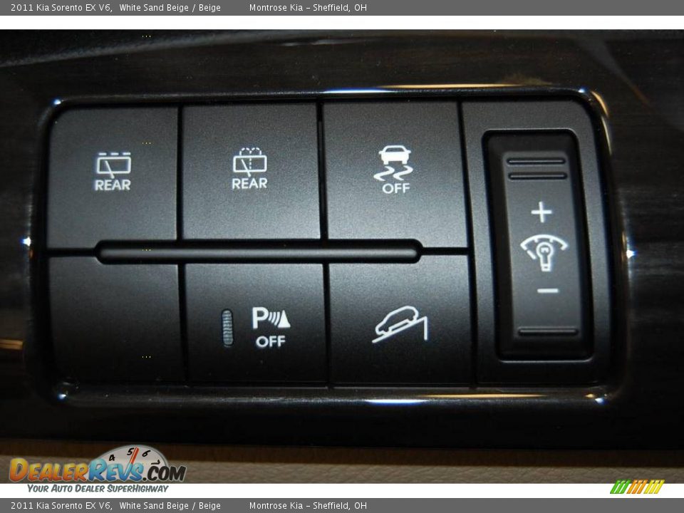 2011 Kia Sorento EX V6 White Sand Beige / Beige Photo #32