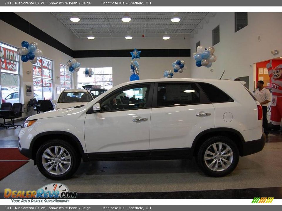2011 Kia Sorento EX V6 Snow White Pearl / Beige Photo #4