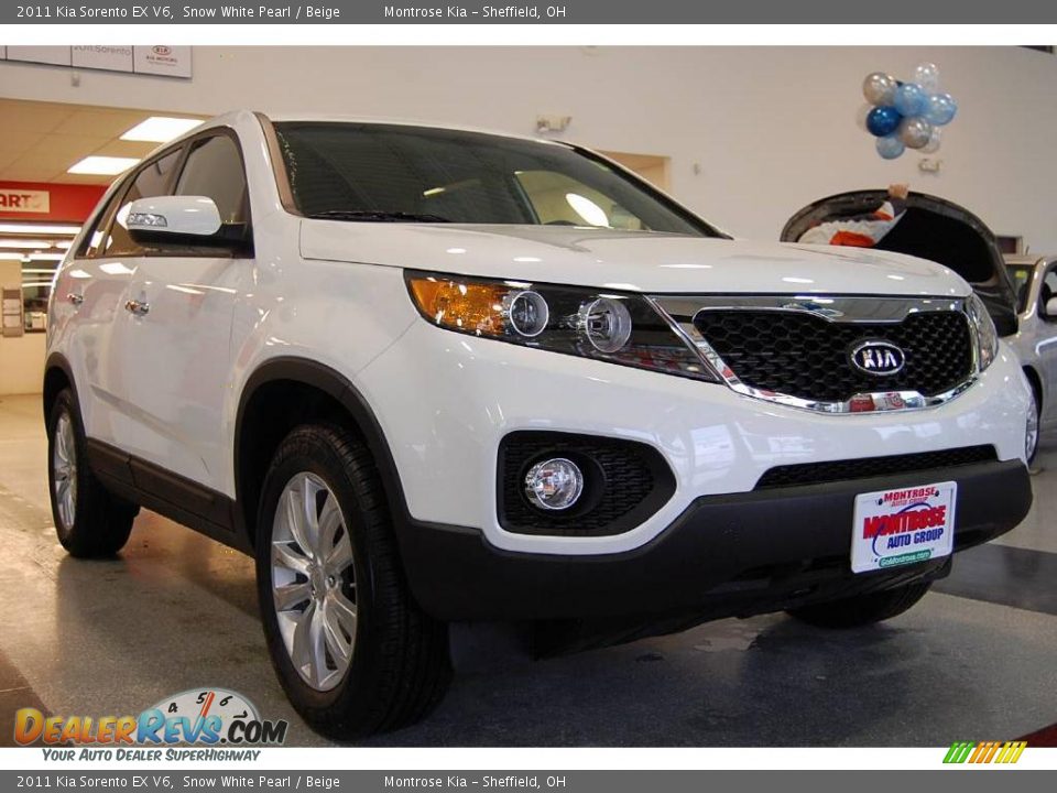 2011 Kia Sorento EX V6 Snow White Pearl / Beige Photo #9