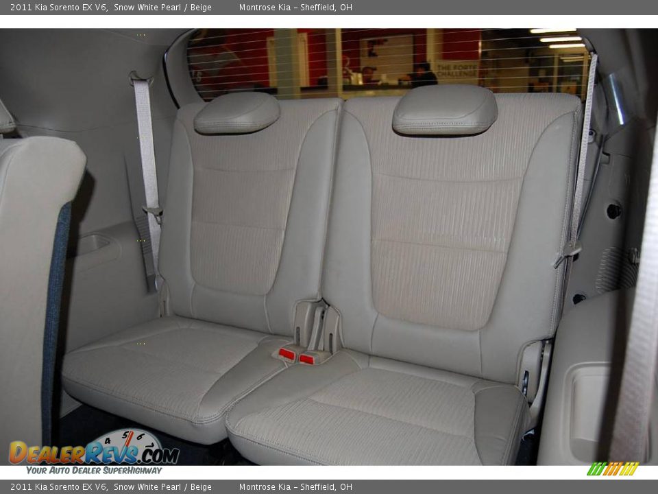 2011 Kia Sorento EX V6 Snow White Pearl / Beige Photo #19