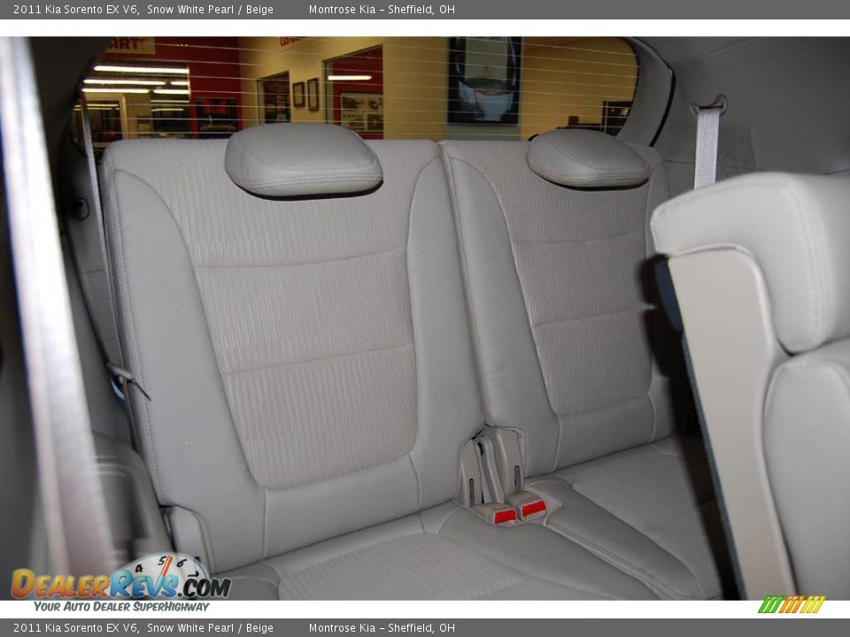 2011 Kia Sorento EX V6 Snow White Pearl / Beige Photo #20