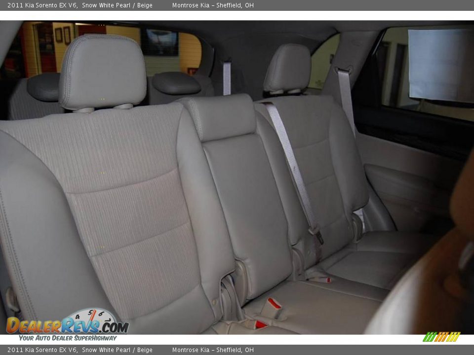 2011 Kia Sorento EX V6 Snow White Pearl / Beige Photo #21