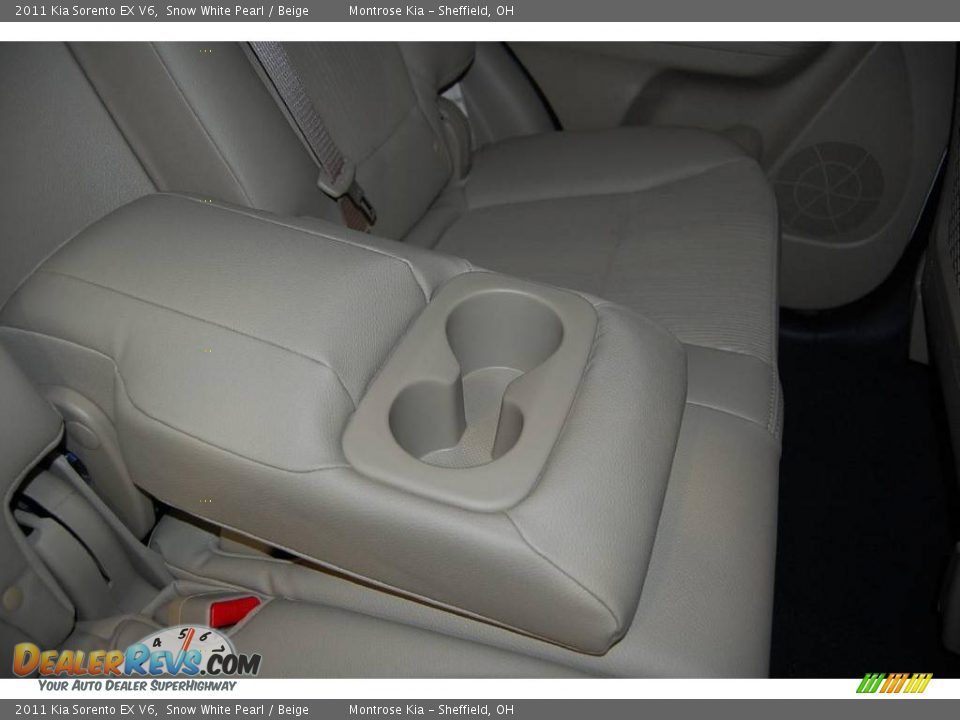 2011 Kia Sorento EX V6 Snow White Pearl / Beige Photo #22