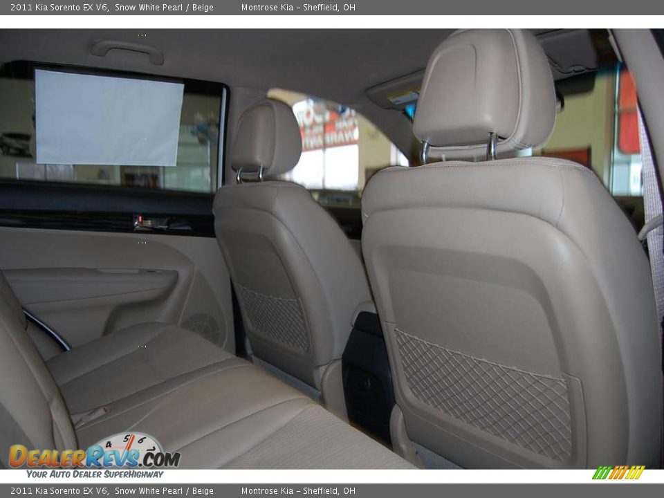 2011 Kia Sorento EX V6 Snow White Pearl / Beige Photo #23