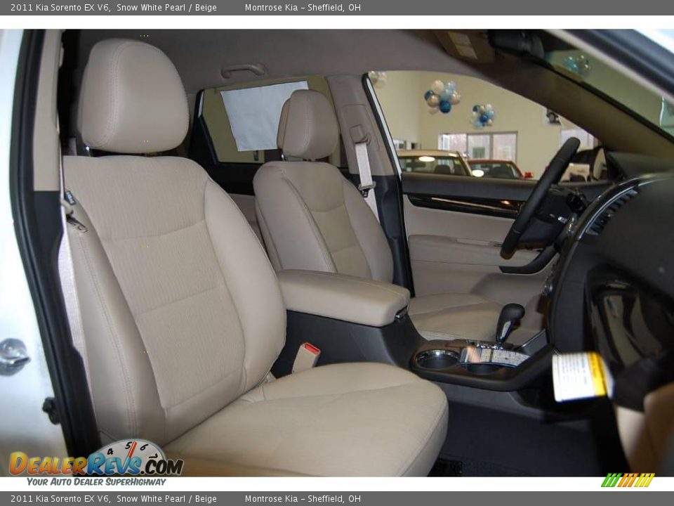 2011 Kia Sorento EX V6 Snow White Pearl / Beige Photo #25