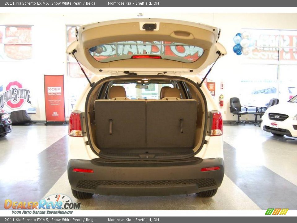 2011 Kia Sorento EX V6 Snow White Pearl / Beige Photo #28