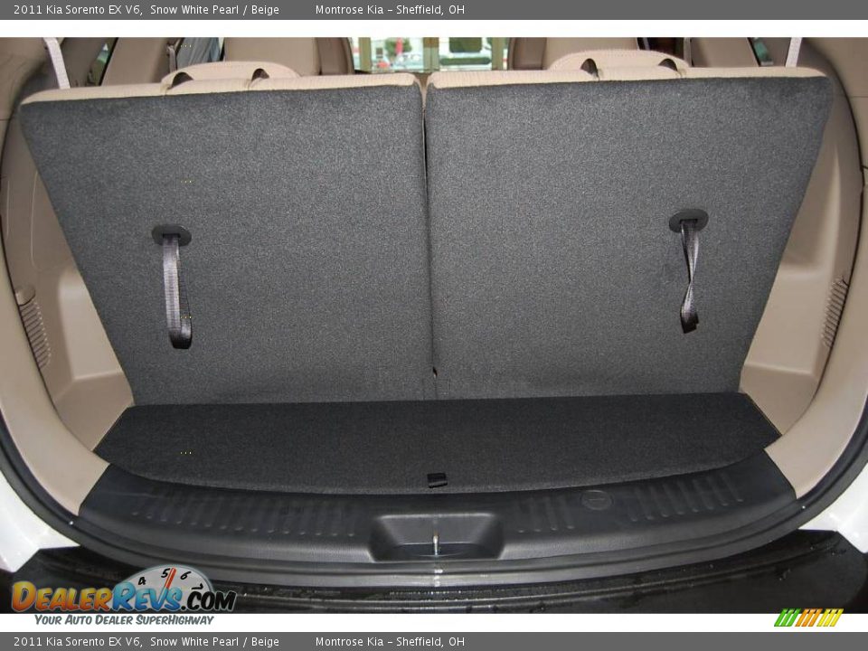 2011 Kia Sorento EX V6 Snow White Pearl / Beige Photo #29