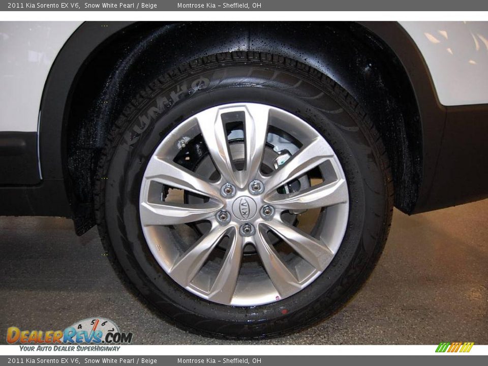 2011 Kia Sorento EX V6 Snow White Pearl / Beige Photo #31