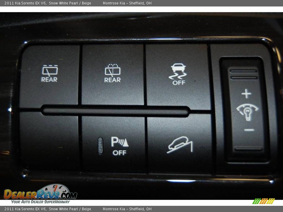 2011 Kia Sorento EX V6 Snow White Pearl / Beige Photo #32