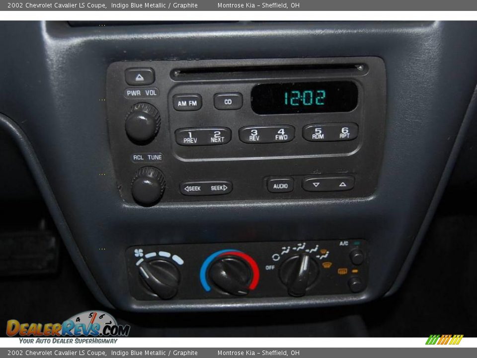 2002 Chevrolet Cavalier LS Coupe Indigo Blue Metallic / Graphite Photo #31