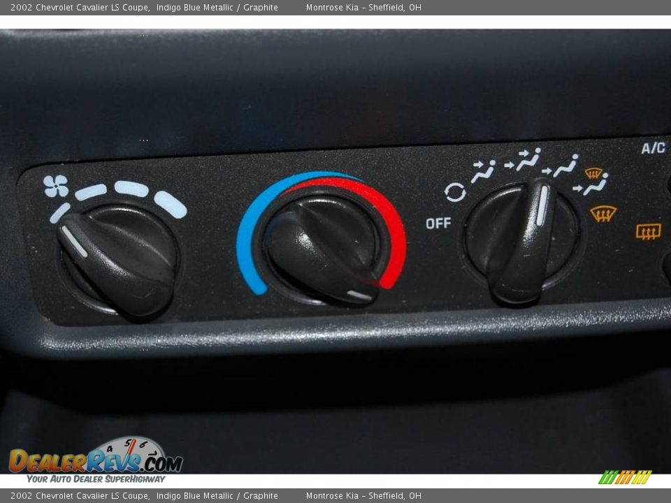 2002 Chevrolet Cavalier LS Coupe Indigo Blue Metallic / Graphite Photo #33