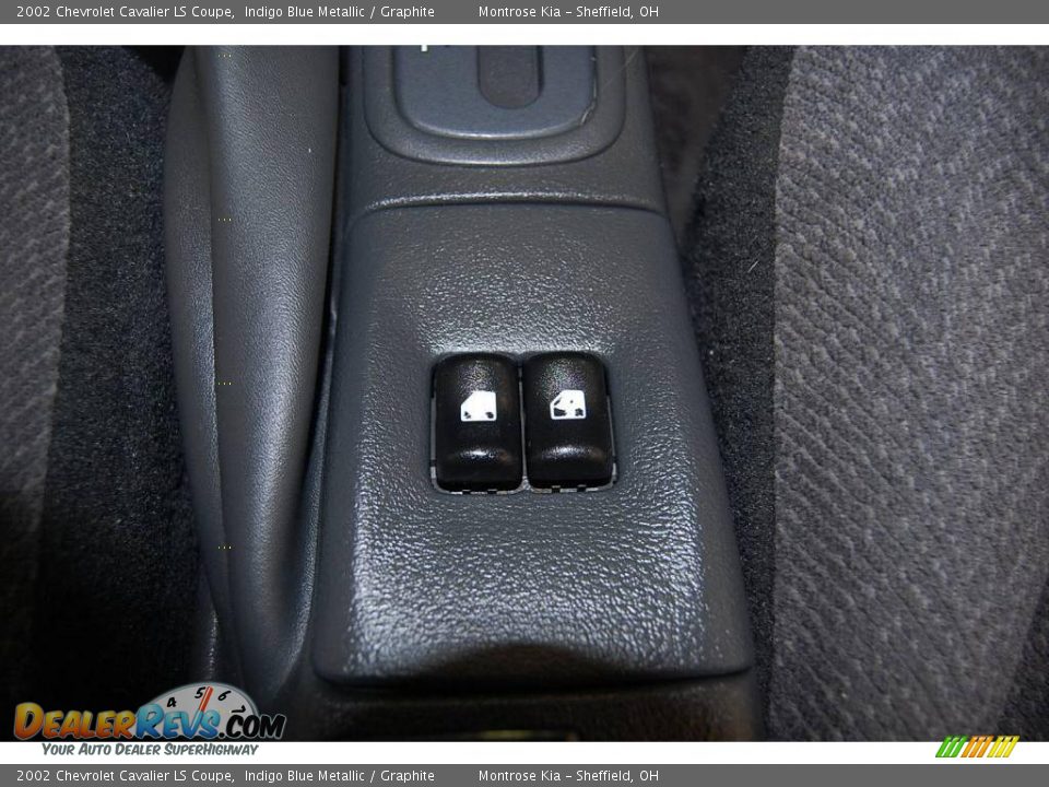 2002 Chevrolet Cavalier LS Coupe Indigo Blue Metallic / Graphite Photo #36