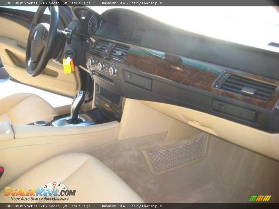 2008 BMW 5 Series 528xi Sedan Jet Black / Beige Photo #17