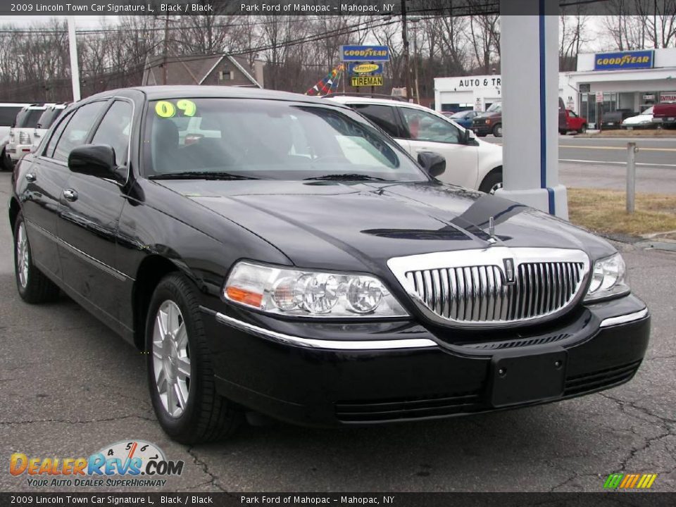 2009 Lincoln Town Car Signature L Black / Black Photo #1