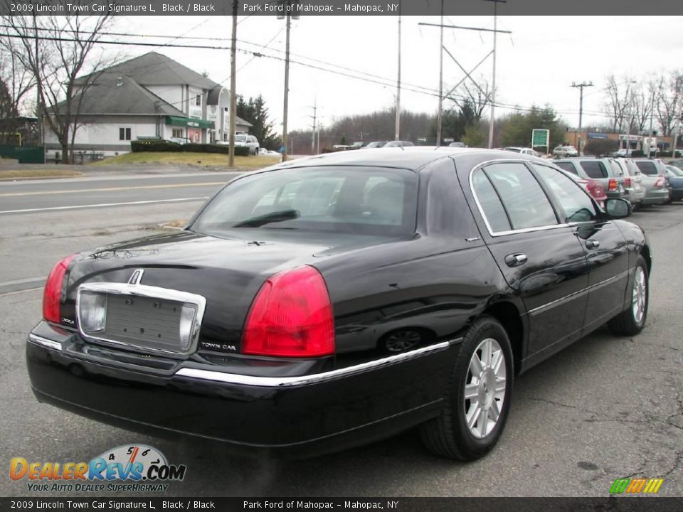 2009 Lincoln Town Car Signature L Black / Black Photo #4